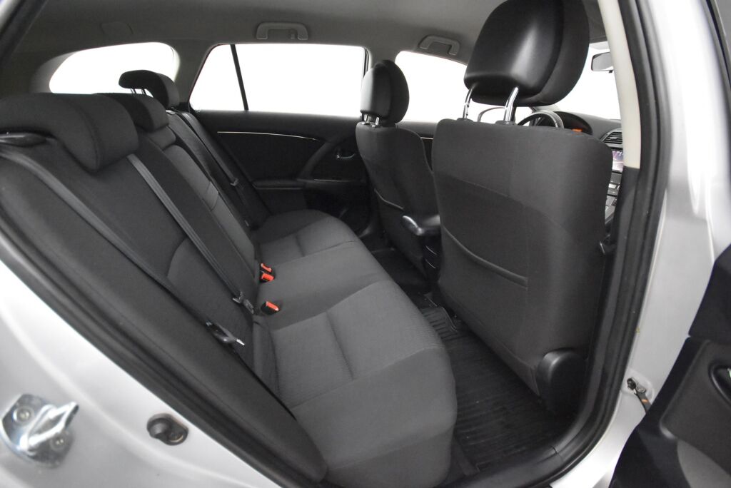 Toyota Avensis 2009 2,0 D-4D DPF Linea Sol Wagon / Vähän ajettu / Navi / Vetokoukku /