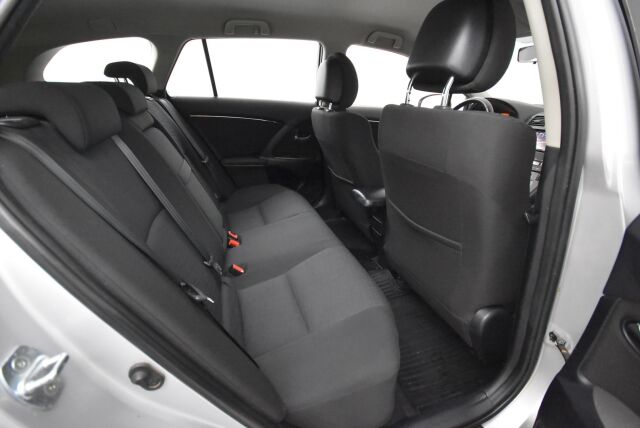 Toyota Avensis 2009 2,0 D-4D DPF Linea Sol Wagon / Vähän ajettu / Navi / Vetokoukku /