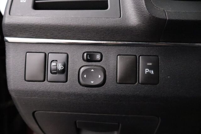 Toyota Avensis 2012 1,6 Valvematic Terra Edition Wagon / 1 om Suomiauto / Lohko- ja sitilan lämmitin / Tutkat /