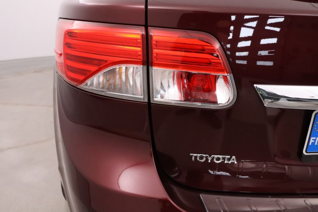 Toyota Avensis 2012 1,6 Valvematic Terra Edition Wagon / 1 om Suomiauto / Lohko- ja sitilan lämmitin / Tutkat /