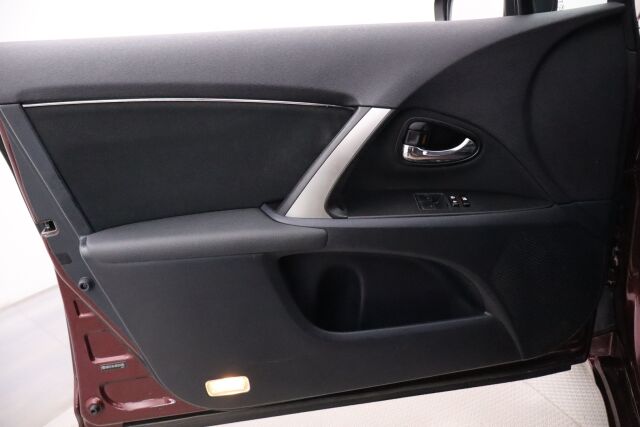 Toyota Avensis 2012 1,6 Valvematic Terra Edition Wagon / 1 om Suomiauto / Lohko- ja sitilan lämmitin / Tutkat /