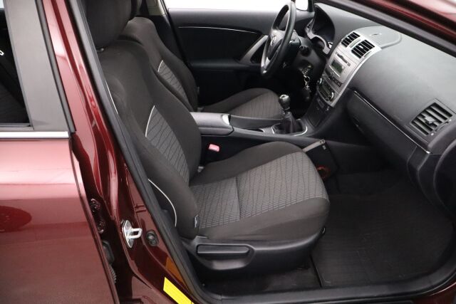 Toyota Avensis 2012 1,6 Valvematic Terra Edition Wagon / 1 om Suomiauto / Lohko- ja sitilan lämmitin / Tutkat /