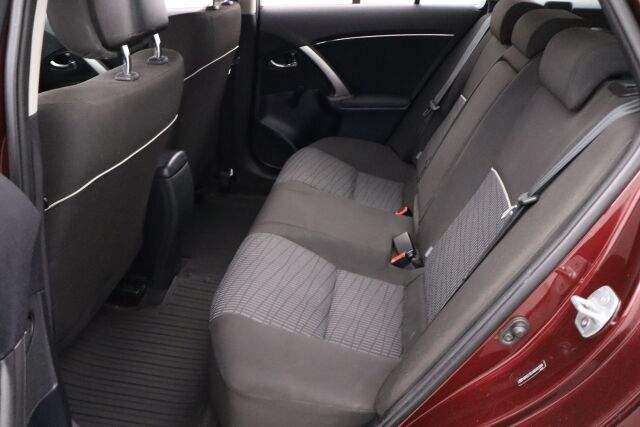 Toyota Avensis 2012 1,6 Valvematic Terra Edition Wagon / 1 om Suomiauto / Lohko- ja sitilan lämmitin / Tutkat /