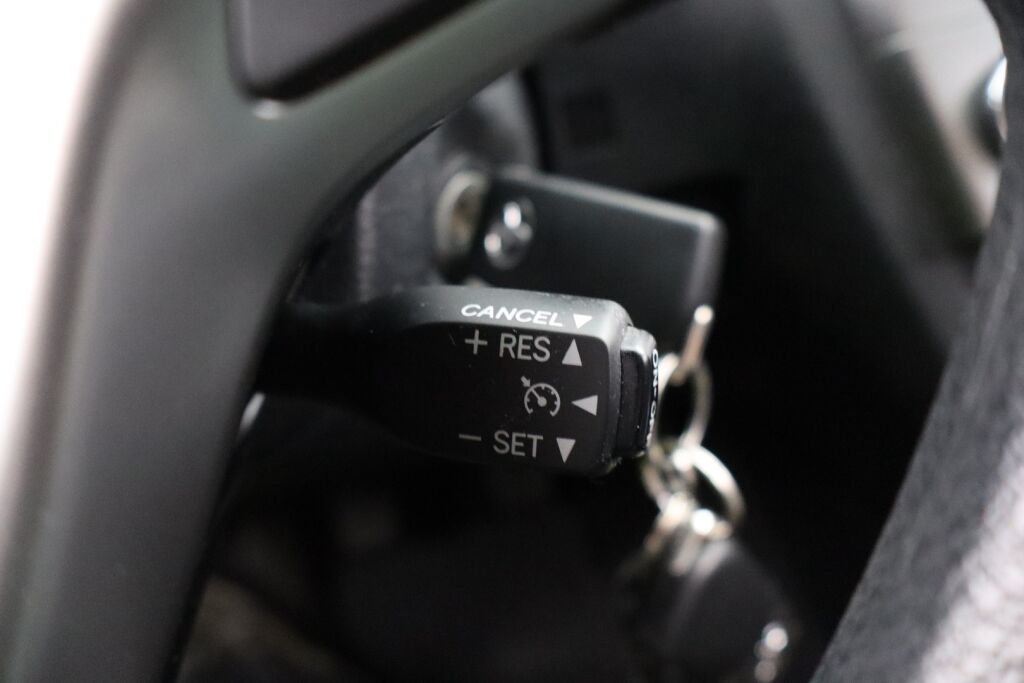 Toyota Avensis 2012 1,6 Valvematic Terra Edition Wagon / 1 om Suomiauto / Lohko- ja sitilan lämmitin / Tutkat /