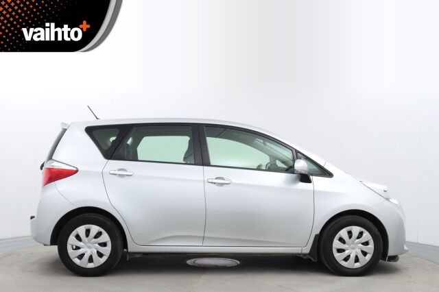 Toyota Verso-S 2013 1,33 Dual VVT-i Sol 5ov / Katsastettu 3/25 / Koukku / P.kamera / Lohko+sisä /