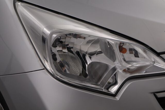 Toyota Verso-S 2013 1,33 Dual VVT-i Sol 5ov / Katsastettu 3/25 / Koukku / P.kamera / Lohko+sisä /
