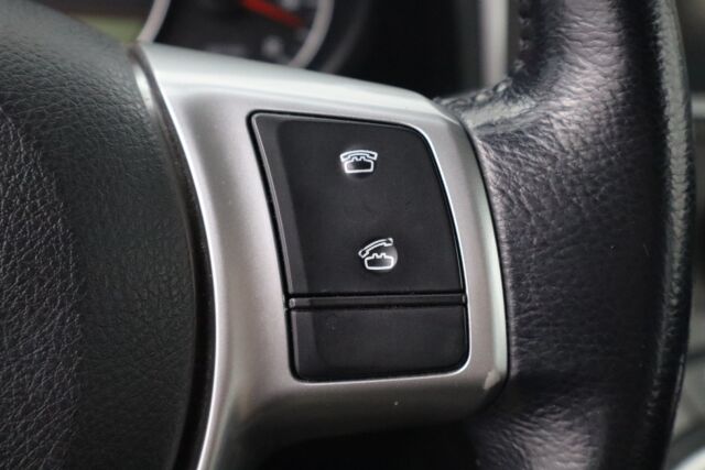 Toyota Verso-S 2013 1,33 Dual VVT-i Sol 5ov / Katsastettu 3/25 / Koukku / P.kamera / Lohko+sisä /