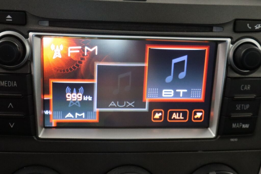 Toyota Verso-S 2013 1,33 Dual VVT-i Sol 5ov / Katsastettu 3/25 / Koukku / P.kamera / Lohko+sisä /