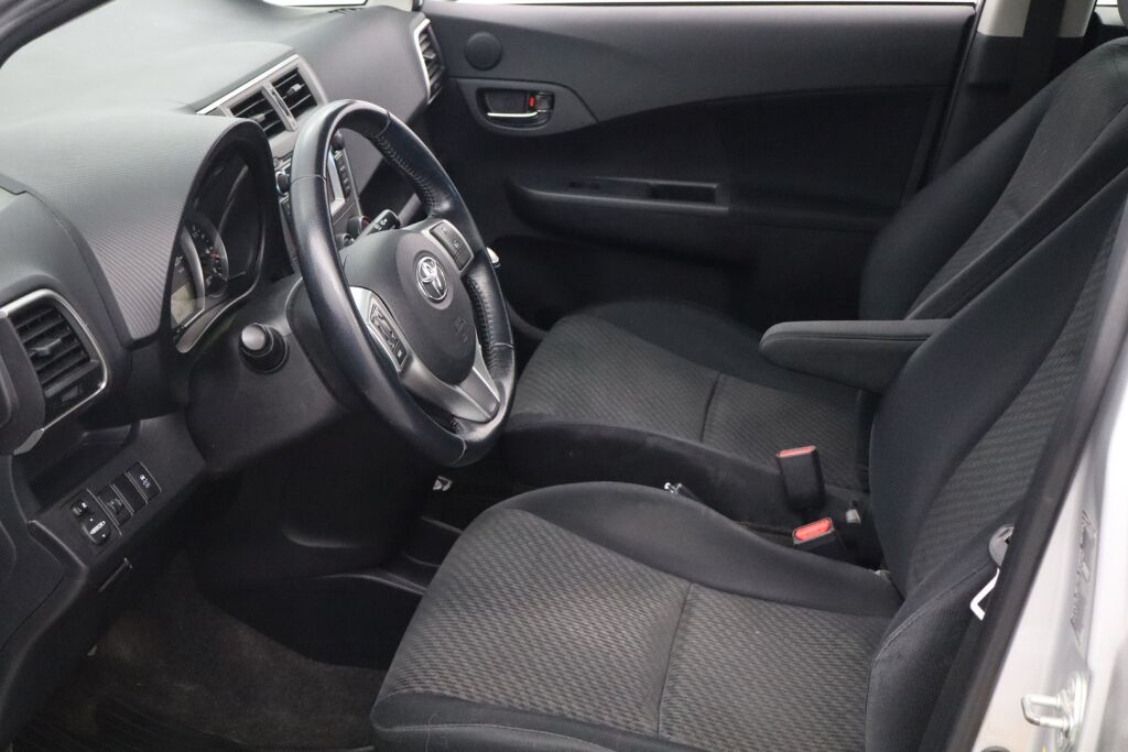 Toyota Verso-S 2013 1,33 Dual VVT-i Sol 5ov / Katsastettu 3/25 / Koukku / P.kamera / Lohko+sisä /