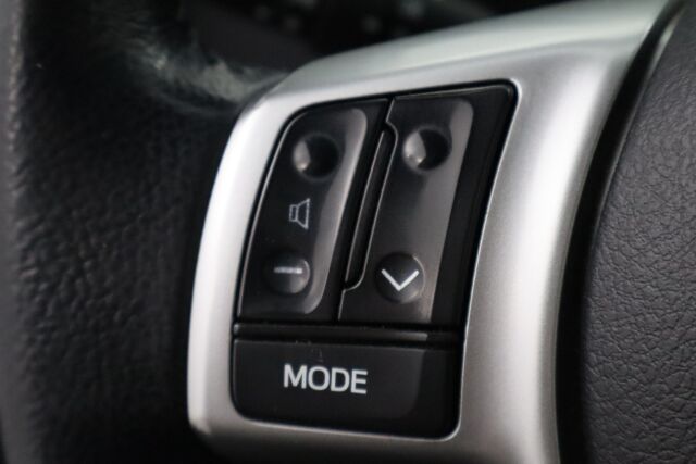 Toyota Verso-S 2013 1,33 Dual VVT-i Sol 5ov / Katsastettu 3/25 / Koukku / P.kamera / Lohko+sisä /