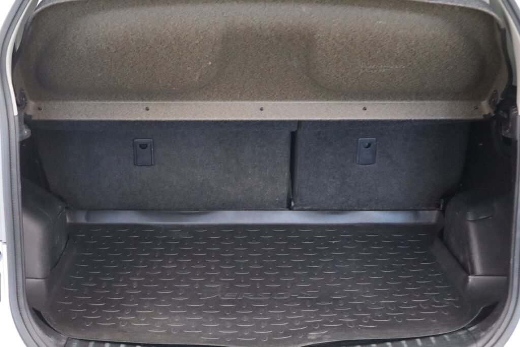 Toyota Verso-S 2013 1,33 Dual VVT-i Sol 5ov / Katsastettu 3/25 / Koukku / P.kamera / Lohko+sisä /
