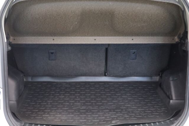 Toyota Verso-S 2013 1,33 Dual VVT-i Sol 5ov / Katsastettu 3/25 / Koukku / P.kamera / Lohko+sisä /
