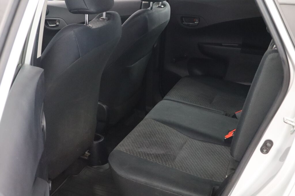 Toyota Verso-S 2013 1,33 Dual VVT-i Sol 5ov / Katsastettu 3/25 / Koukku / P.kamera / Lohko+sisä /