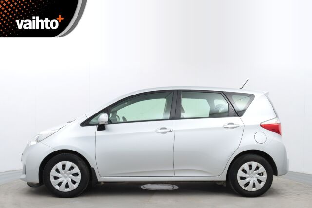 Toyota Verso-S 2013 1,33 Dual VVT-i Sol 5ov / Katsastettu 3/25 / Koukku / P.kamera / Lohko+sisä /