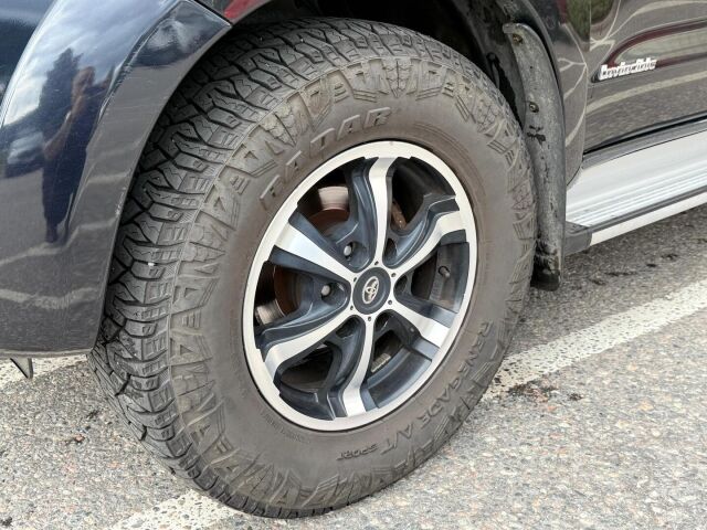 Toyota Hilux 2014 Extra Cab 2,5 D-4D 4WD 144 SR / Vetokoukku / Lohkolämmitin + sisäpistoke / Huoltokirja