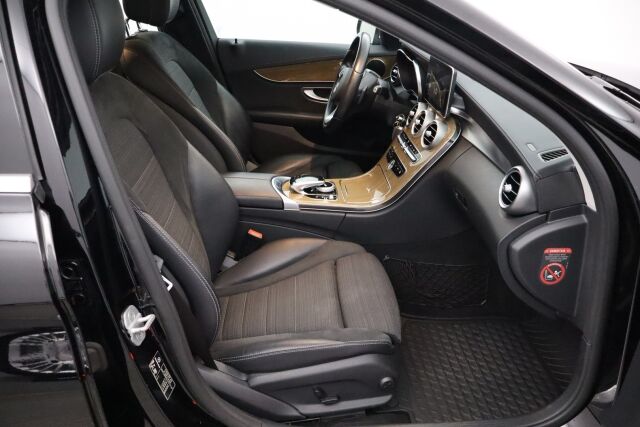 Mercedes-Benz C 2014 220 BlueTec A Premium Business / 1.omistaja! / LED ILS / Navi / Pysäköintitutkat / Lohko / - RAHOITUS TÄHÄN AUTOON VAIN 3.99% - 