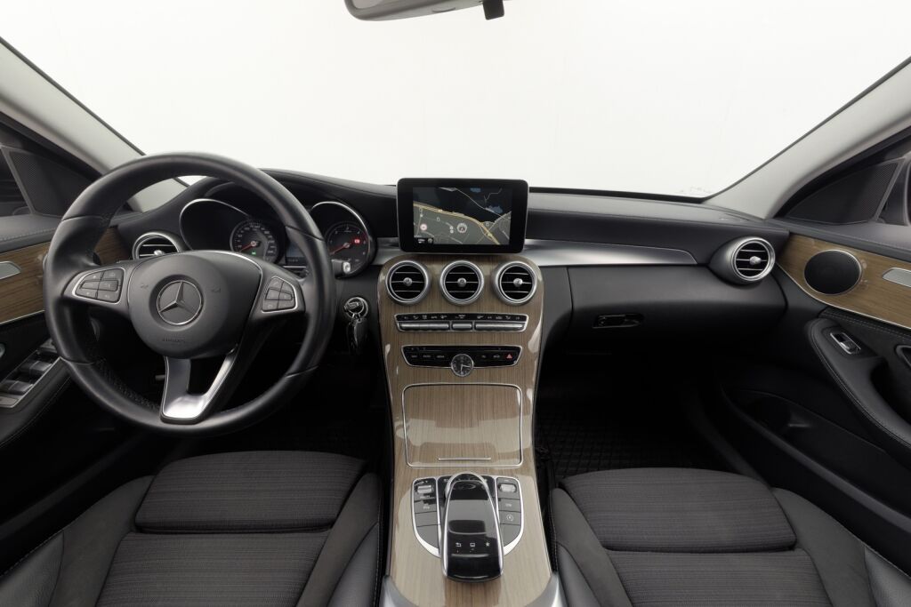 Mercedes-Benz C 2014 220 BlueTec A Premium Business / 1.omistaja! / LED ILS / Navi / Pysäköintitutkat / Lohko / - RAHOITUS TÄHÄN AUTOON VAIN 3.99% - 