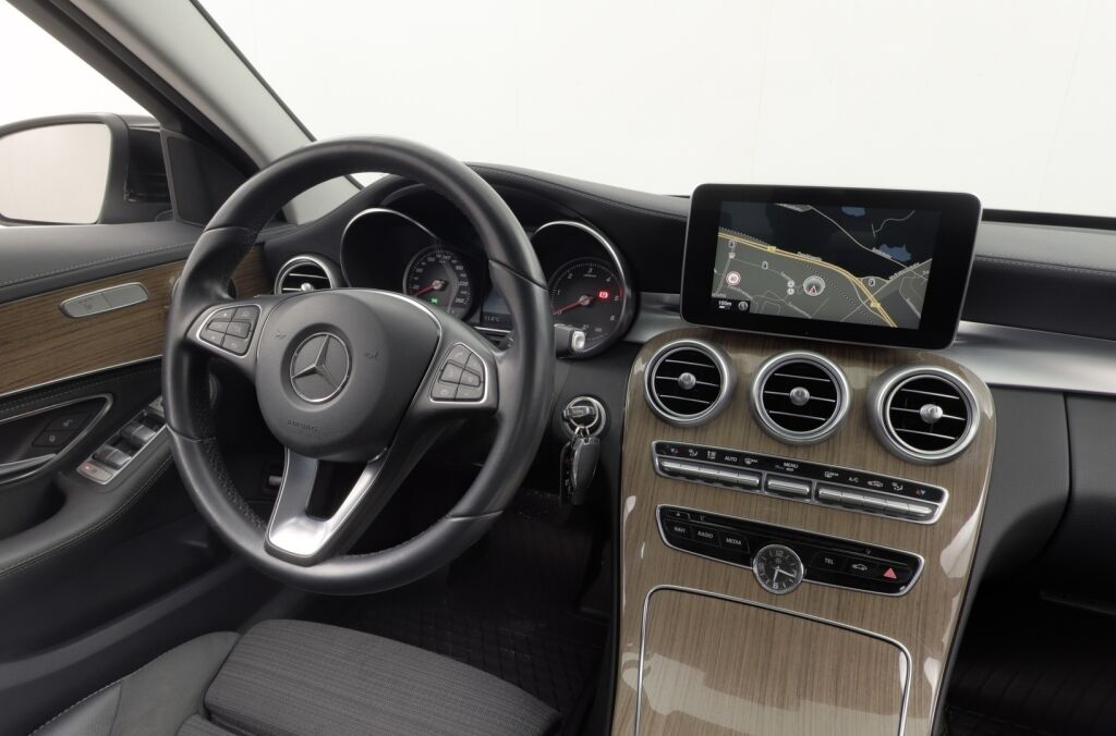 Mercedes-Benz C 2014 220 BlueTec A Premium Business / 1.omistaja! / LED ILS / Navi / Pysäköintitutkat / Lohko / - RAHOITUS TÄHÄN AUTOON VAIN 3.99% - 