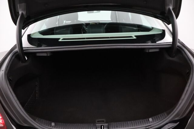 Mercedes-Benz C 2014 220 BlueTec A Premium Business / 1.omistaja! / LED ILS / Navi / Pysäköintitutkat / Lohko / - RAHOITUS TÄHÄN AUTOON VAIN 3.99% - 