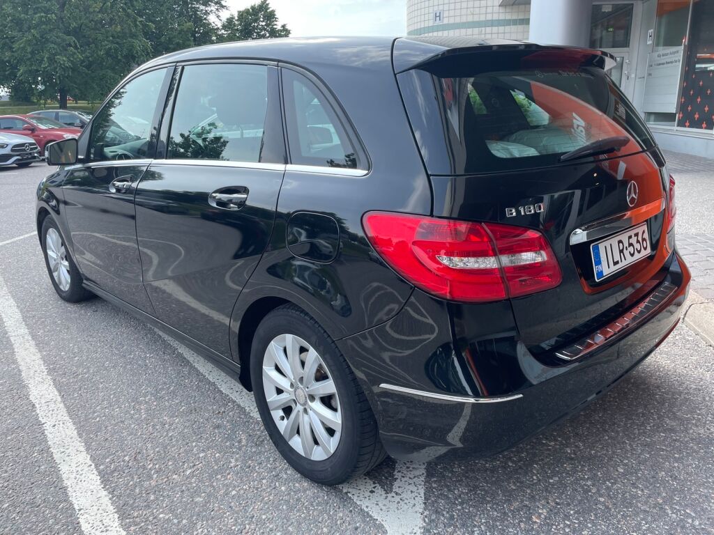 Mercedes-Benz B 2014 180 BE Premium Business / Bixenon / Peruutuskamera / Lohkolämmitin / Suomiauto