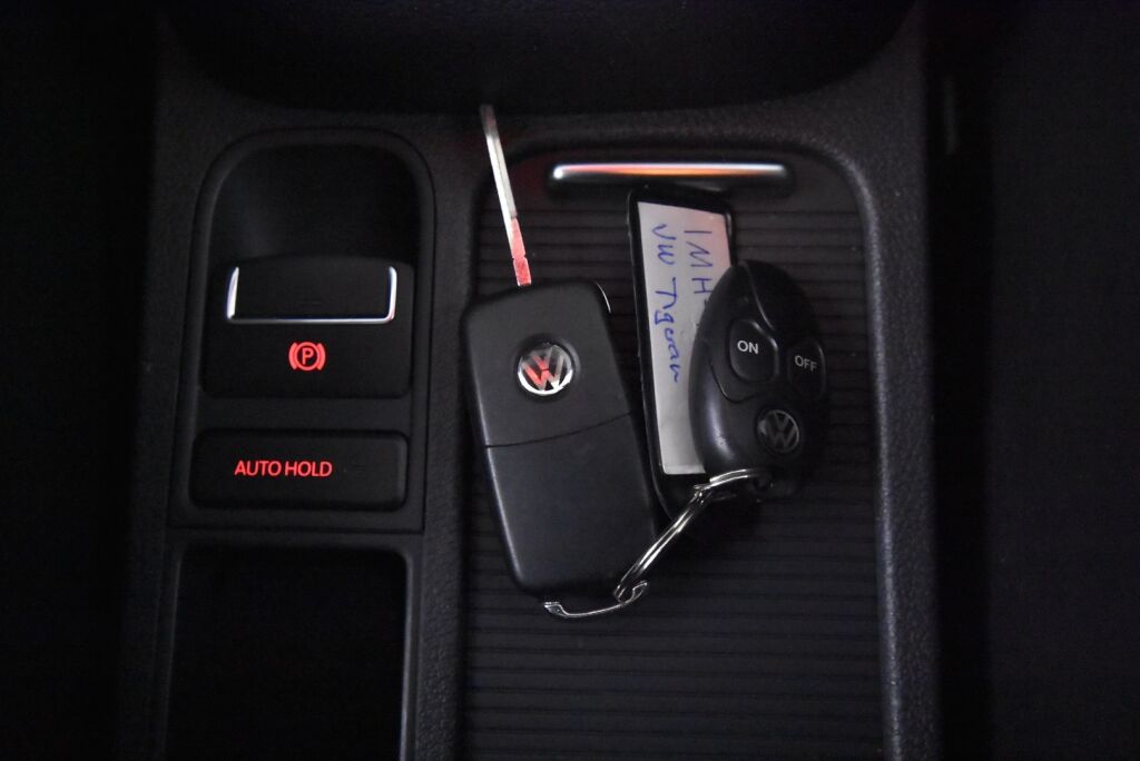 Volkswagen Tiguan 2015 Sport & Style 2,0 TDI 103 kW (140 hv) BlueMotion Technology 4MOTION DSG-aut / Webasto / Koukku/ Luxury/ Exclusive