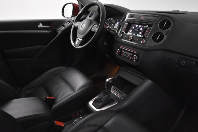 Volkswagen Tiguan 2015 Sport & Style 2,0 TDI 103 kW (140 hv) BlueMotion Technology 4MOTION DSG-aut / Webasto / Koukku/ Luxury/ Exclusive