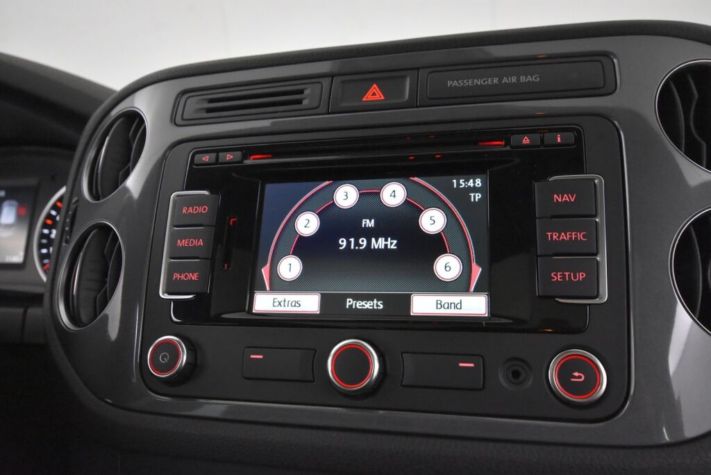 Volkswagen Tiguan 2015 Sport & Style 2,0 TDI 103 kW (140 hv) BlueMotion Technology 4MOTION DSG-aut / Webasto / Koukku/ Luxury/ Exclusive