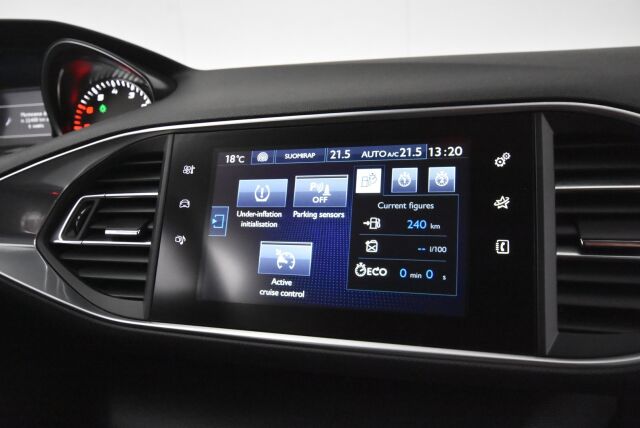 Peugeot 308 2016 Allure Edition PureTech 130 / Lohkolämmitin + sisäpistoke / Vakionopeudensäädin / Kahdet renkaat / Juuri huollettu