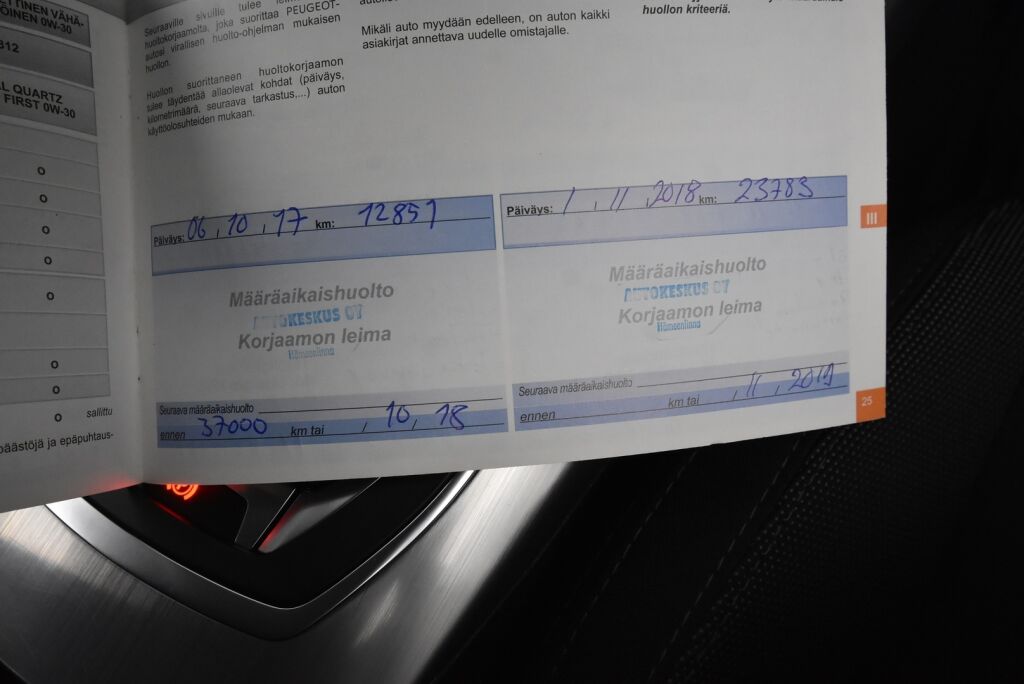 Peugeot 308 2016 Allure Edition PureTech 130 / Lohkolämmitin + sisäpistoke / Vakionopeudensäädin / Kahdet renkaat / Juuri huollettu