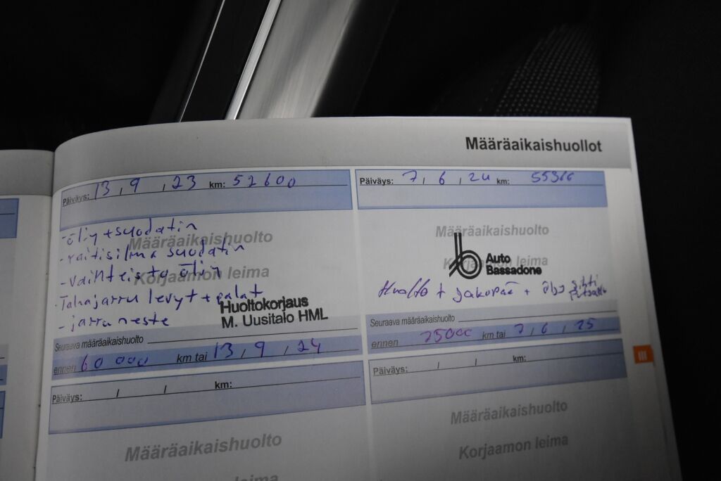 Peugeot 308 2016 Allure Edition PureTech 130 / Lohkolämmitin + sisäpistoke / Vakionopeudensäädin / Kahdet renkaat / Juuri huollettu