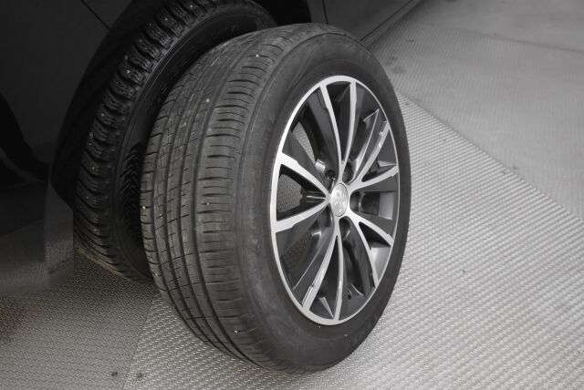 Peugeot 308 2016 Allure Edition PureTech 130 / Lohkolämmitin + sisäpistoke / Vakionopeudensäädin / Kahdet renkaat / Juuri huollettu