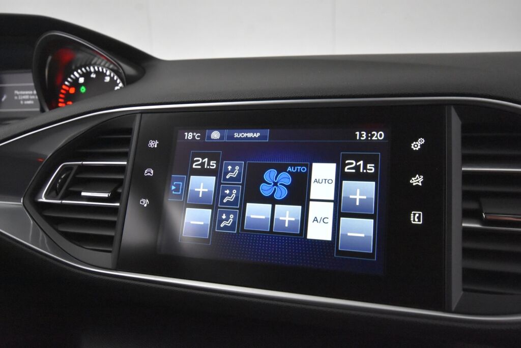 Peugeot 308 2016 Allure Edition PureTech 130 / Lohkolämmitin + sisäpistoke / Vakionopeudensäädin / Kahdet renkaat / Juuri huollettu