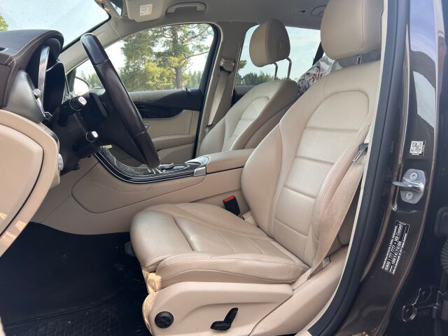 Mercedes-Benz GLC 2016 250 d 4Matic A Premium Business / 1-om. Suomiauto / Exclusive-paketti / Webasto / Vetokoukku / Pysäköintipaketti