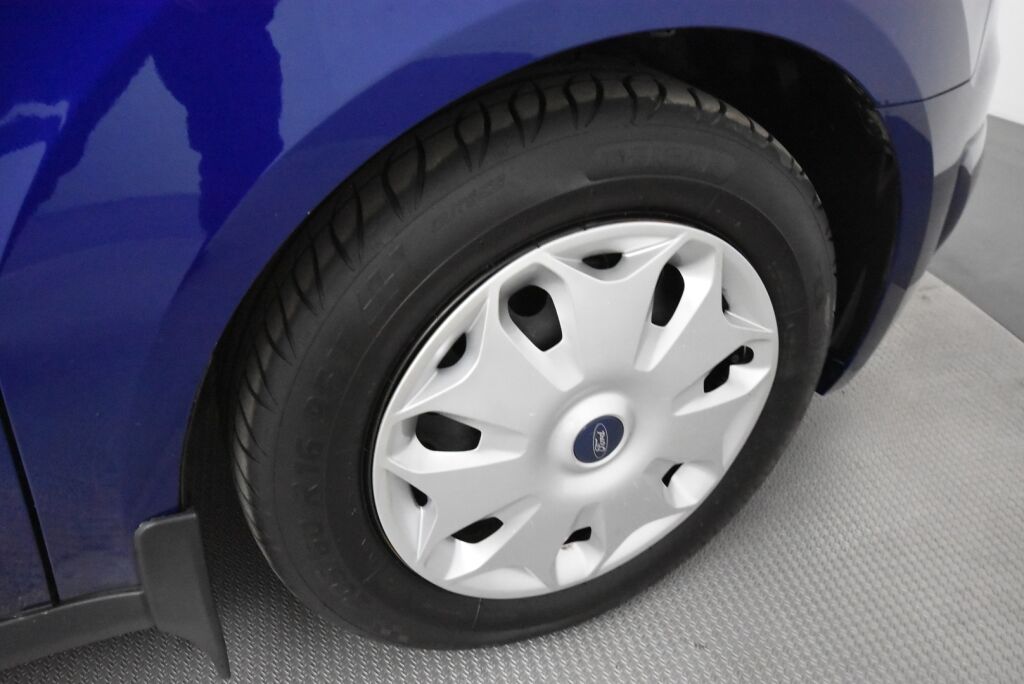 Ford Transit Connect 2017 200 1,5 TDCi 75 hv M5 Trend L1 / Polttoainekäyttöinen lämmitin / Läpijuostava / Kahdet renkaat / Huoltokirja
