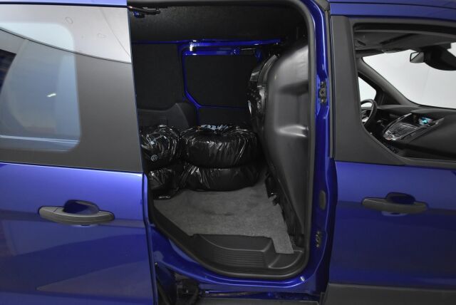 Ford Transit Connect 2017 200 1,5 TDCi 75 hv M5 Trend L1 / Polttoainekäyttöinen lämmitin / Läpijuostava / Kahdet renkaat / Huoltokirja