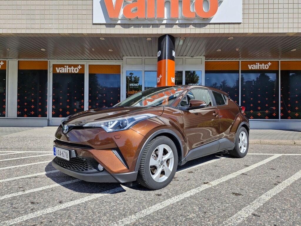 Toyota C-HR 2018 1,8 Hybrid Active / Acc / Kamera / Lohkolämmitin / Suomi-auto / Koukku / Navi / Bluetooth