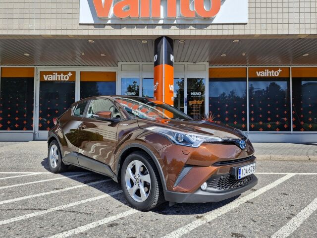 Toyota C-HR 2018 1,8 Hybrid Active / Acc / Kamera / Lohkolämmitin / Suomi-auto / Koukku / Navi / Bluetooth