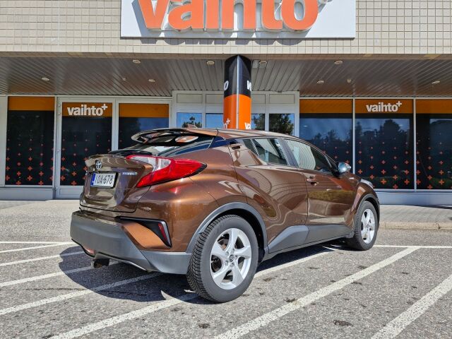 Toyota C-HR 2018 1,8 Hybrid Active / Acc / Kamera / Lohkolämmitin / Suomi-auto / Koukku / Navi / Bluetooth