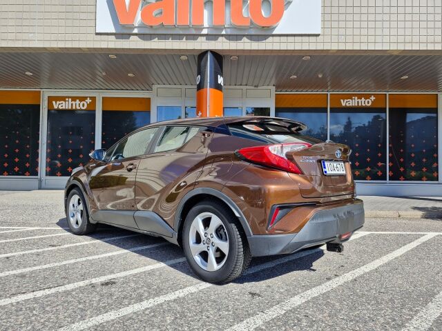 Toyota C-HR 2018 1,8 Hybrid Active / Acc / Kamera / Lohkolämmitin / Suomi-auto / Koukku / Navi / Bluetooth