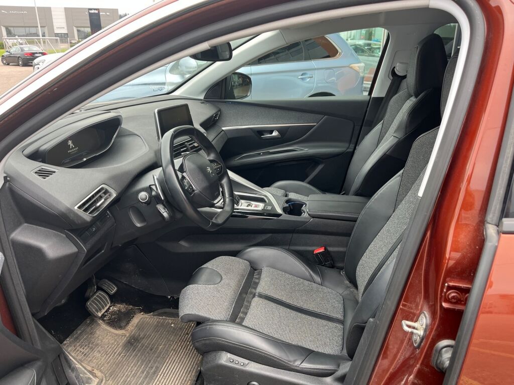 Peugeot 3008 2018 Allure PureTech 130 Automaatti / Suomiauto / Vetokoukku / BLIS / Lohkolämmitin / Tutkat /
