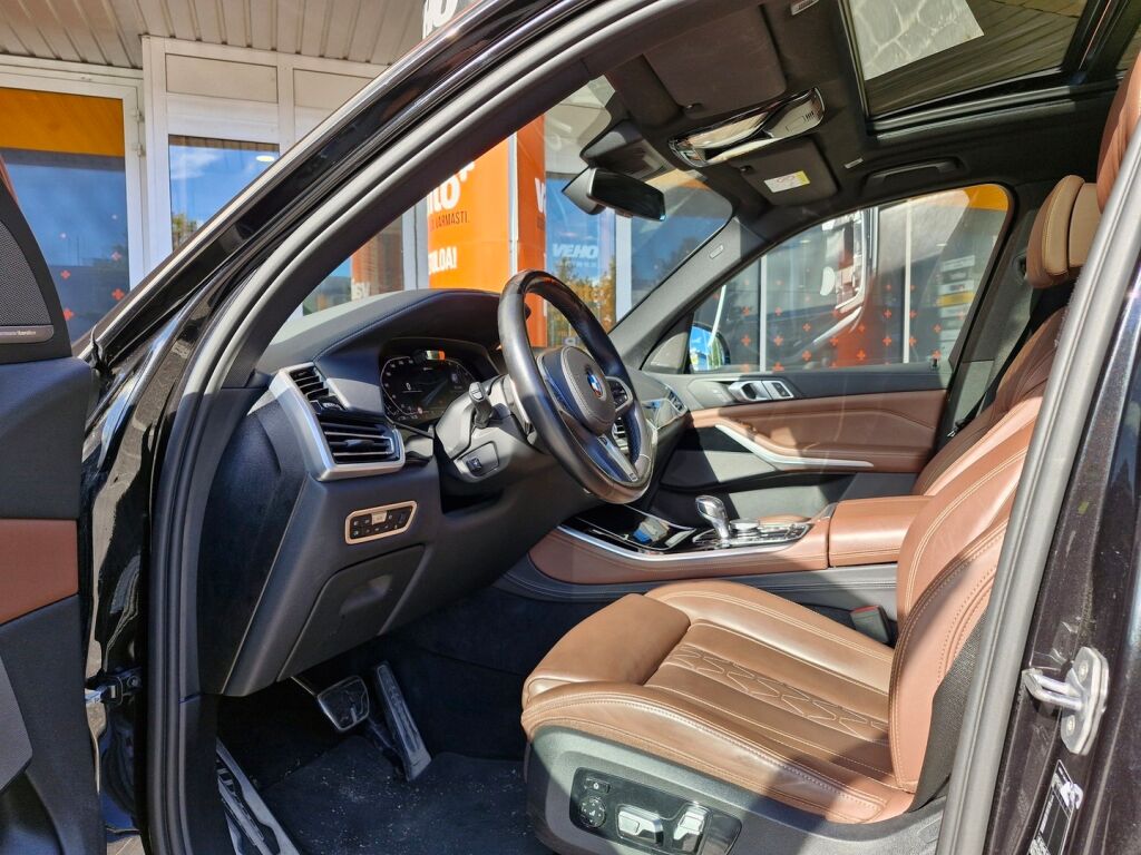 BMW X5 2020 BMW X5 G05 xDrive45e A M Sport / Acc / HUD / Individual / Heat comfort / Koukku / Panoraama / Harman Kardon / 360 kamera