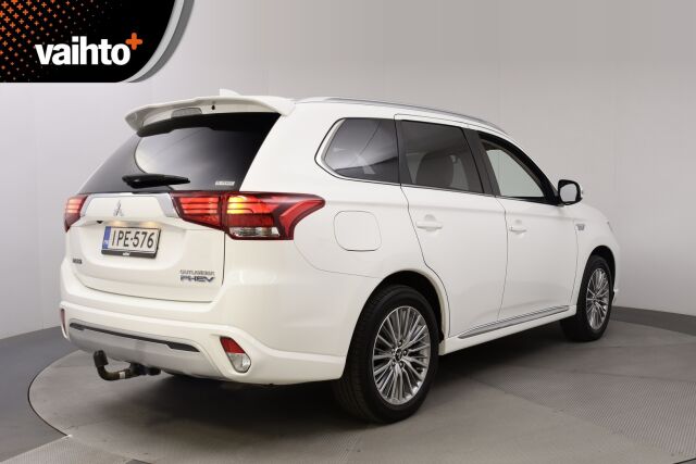 Mitsubishi Outlander PHEV 2019 Business 4WD 5P / P.kamera / Vakkari / Keyless Go /