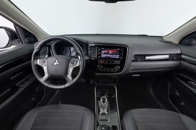 Mitsubishi Outlander PHEV 2019 Business 4WD 5P / P.kamera / Vakkari / Keyless Go /