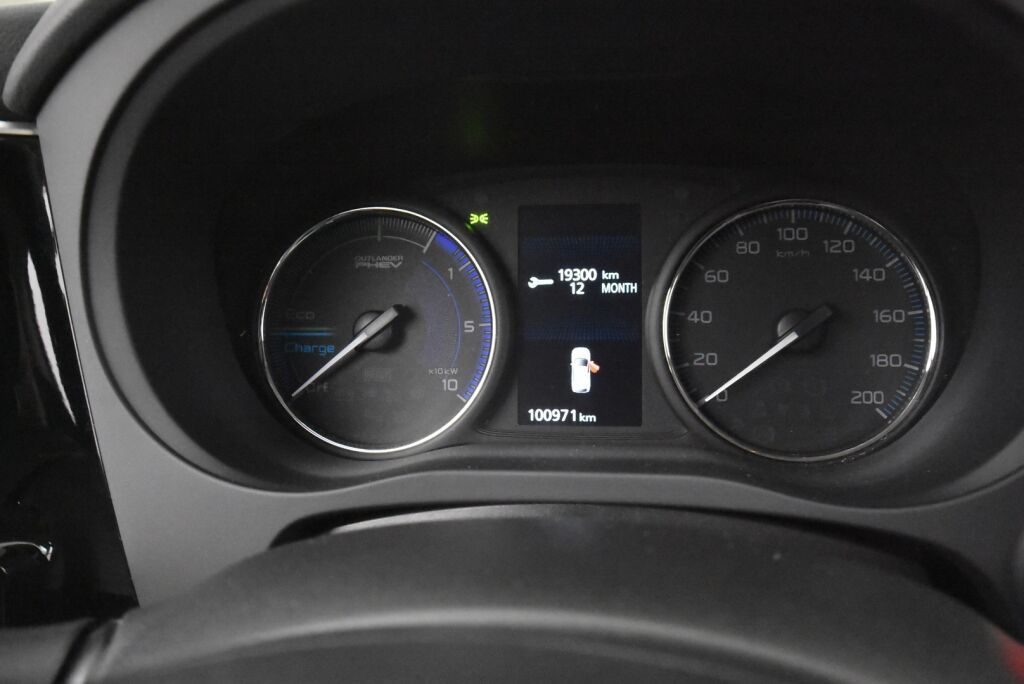 Mitsubishi Outlander PHEV 2019 Business 4WD 5P / P.kamera / Vakkari / Keyless Go /