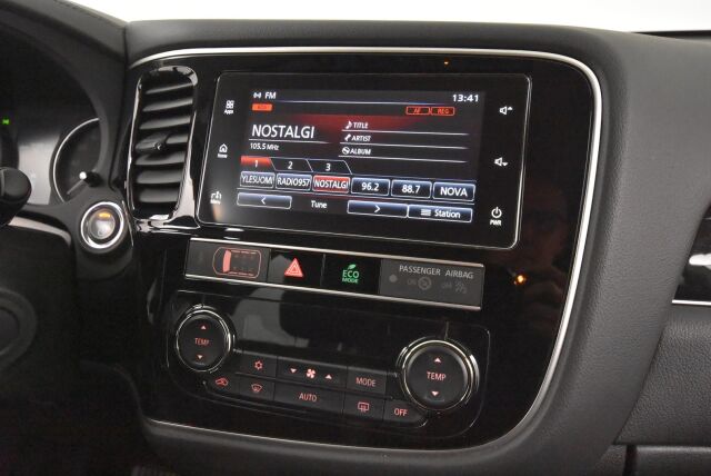 Mitsubishi Outlander PHEV 2019 Business 4WD 5P / P.kamera / Vakkari / Keyless Go /
