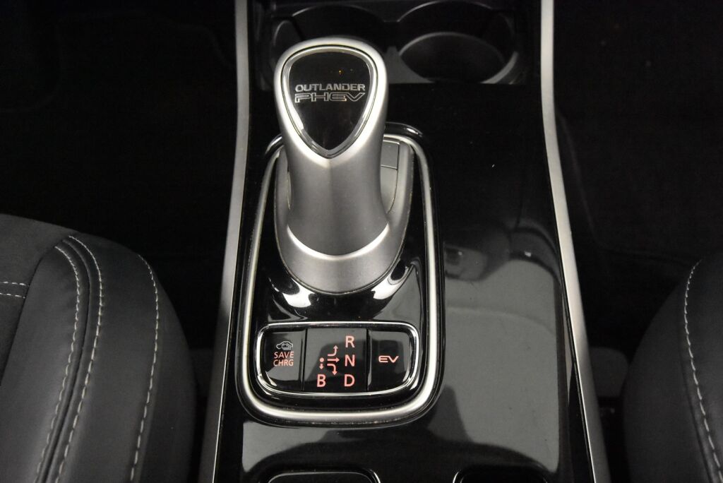 Mitsubishi Outlander PHEV 2019 Business 4WD 5P / P.kamera / Vakkari / Keyless Go /