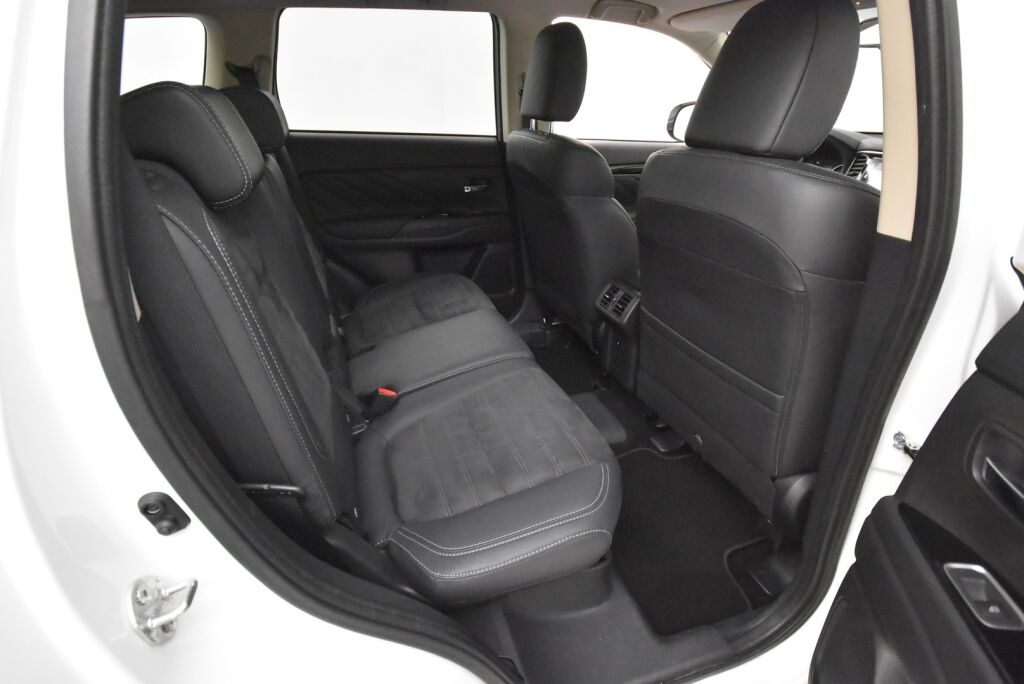 Mitsubishi Outlander PHEV 2019 Business 4WD 5P / P.kamera / Vakkari / Keyless Go /