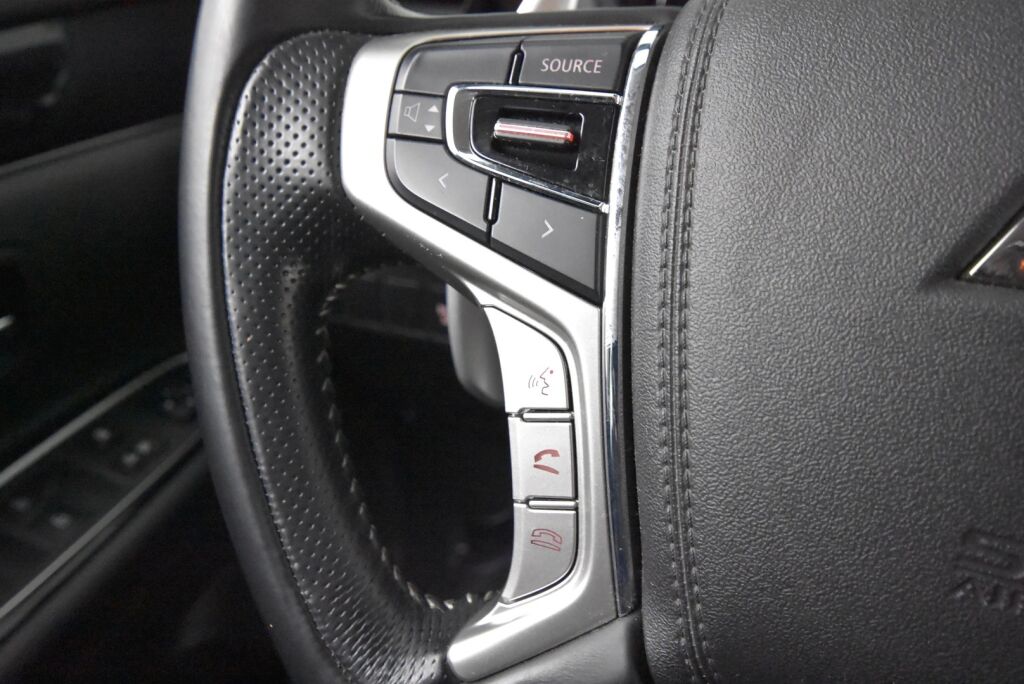 Mitsubishi Outlander PHEV 2019 Business 4WD 5P / P.kamera / Vakkari / Keyless Go /