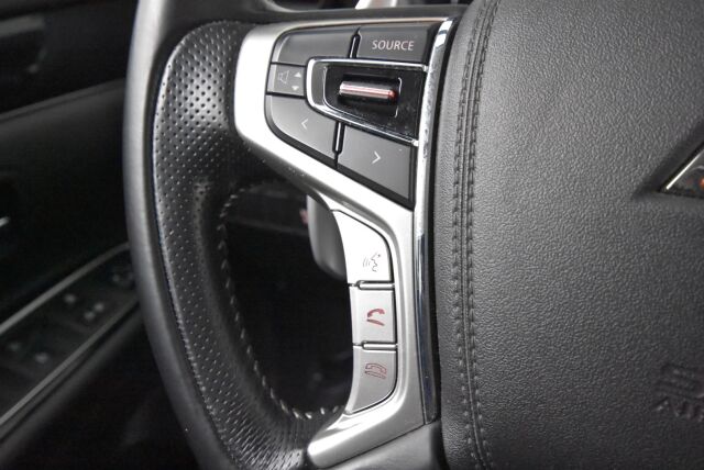 Mitsubishi Outlander PHEV 2019 Business 4WD 5P / P.kamera / Vakkari / Keyless Go /