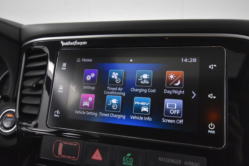 Mitsubishi Outlander PHEV 2016 Intense Business 4WD 5P / Blis / Vetokoukku / Adapt. vakkari / Kattoluukku